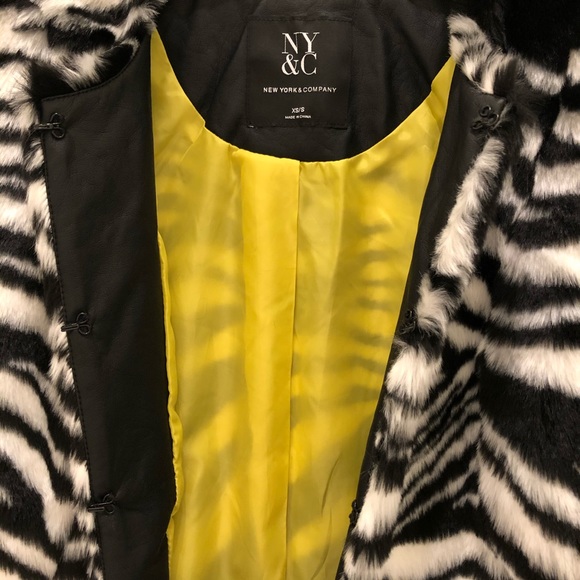 🗽NY & Co. 🙌🏼 Zebra🦓 faux fur PUjacket NWT 💯% - Picture 5 of 8